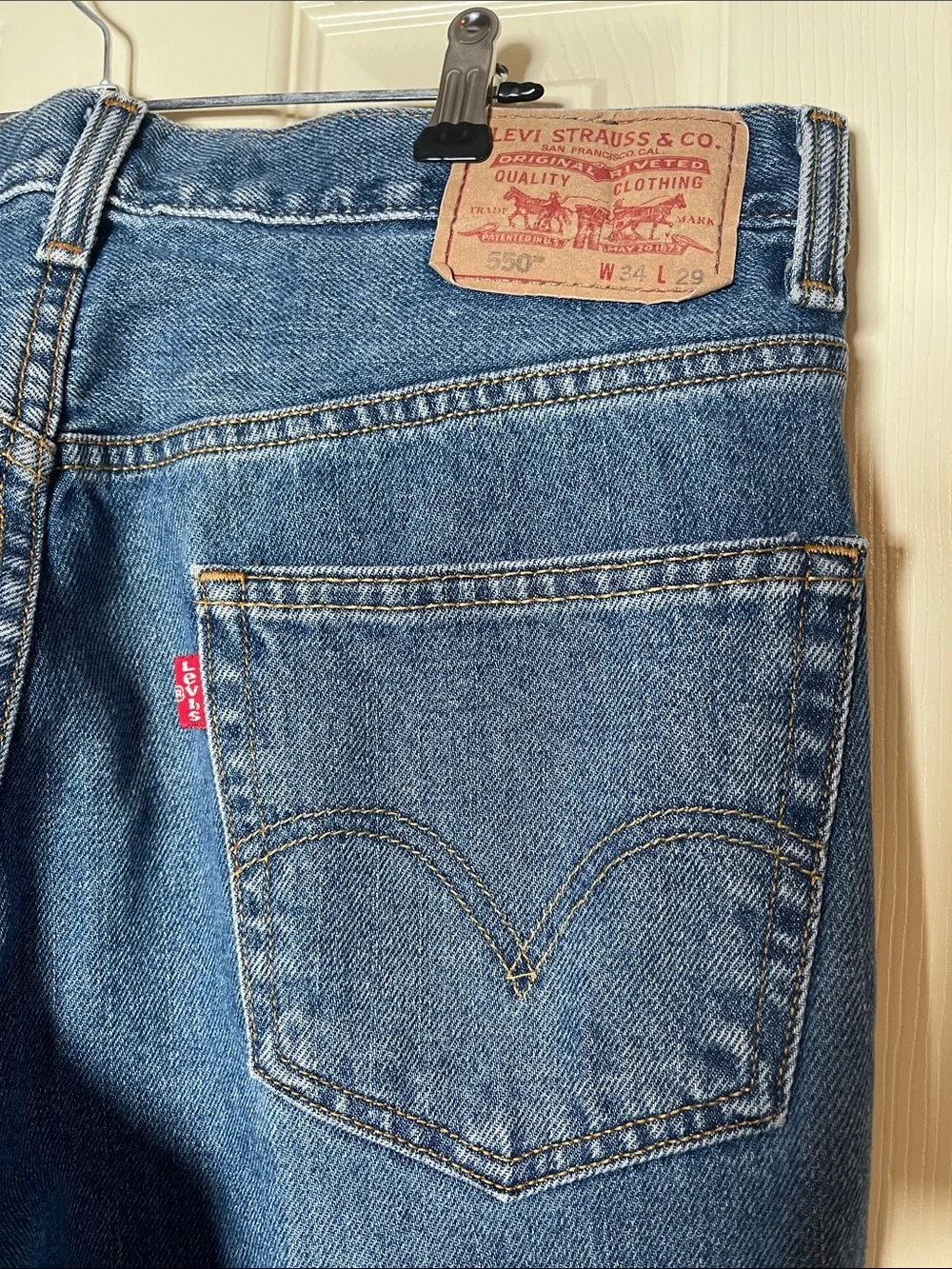 Levi's Men’s Blue Relaxed Jeans - Classic Back Pocket Design